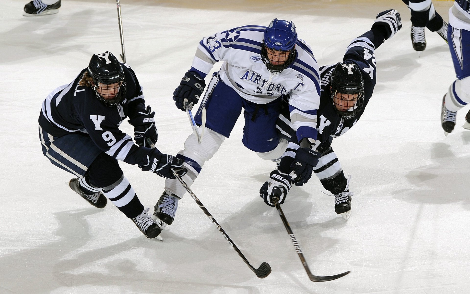 爱游戏资讯-“马科斯·莫奇的防守灵活性,带领阿根廷美洲狮队稳固胜局”
